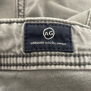 AG   Adriano Goldschmied light gray graduate tailored leg stretch jean 33/32
